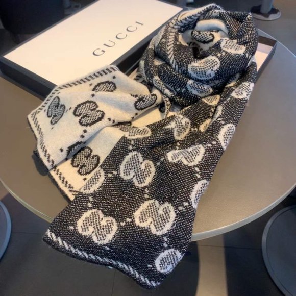 💎✨AUTHENTIC✨💎Gucci scarf - Picture 6 of 8